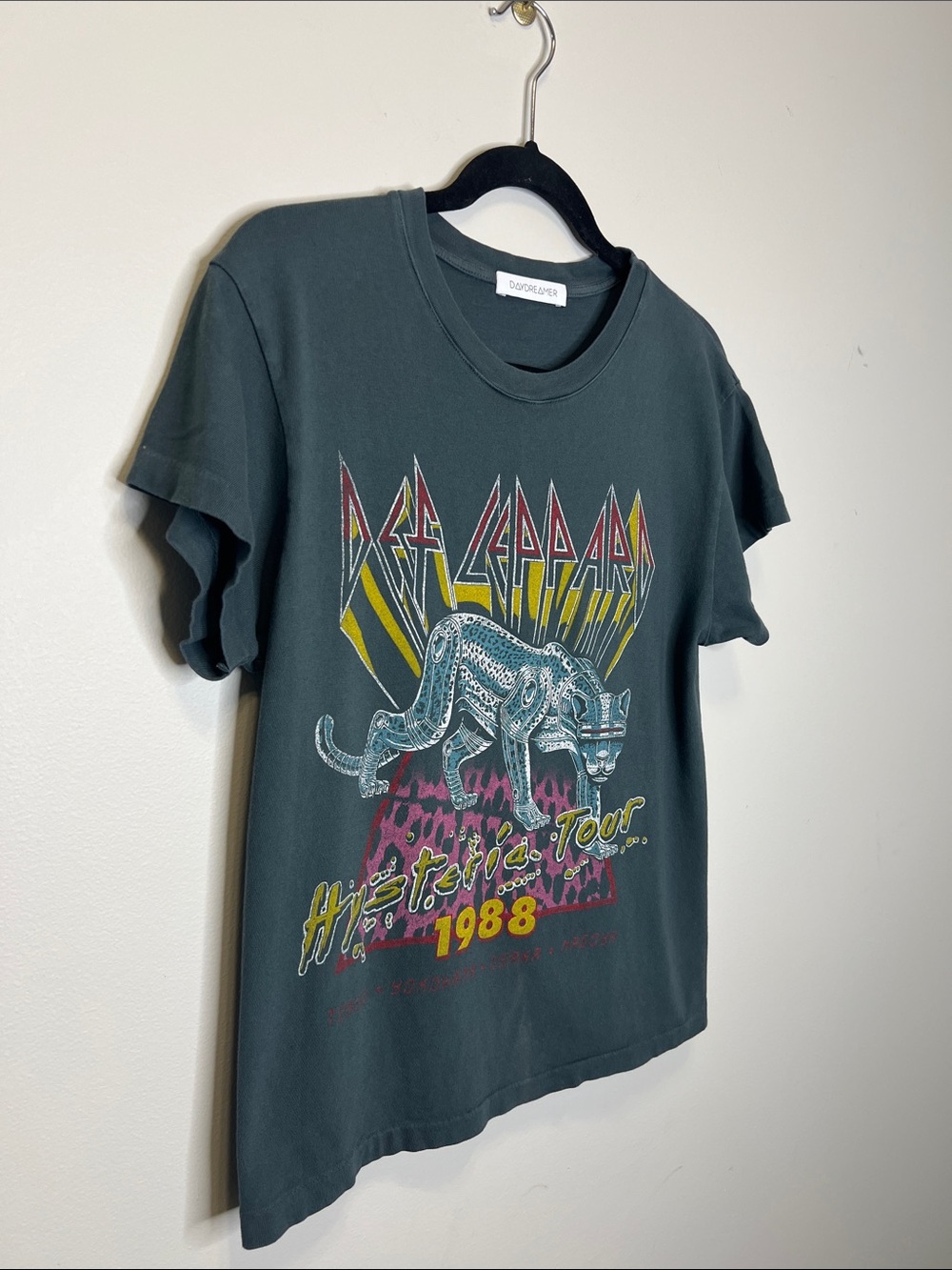DAYDREAMER Def Leppard Japan 1988 Hysteria Tour Graphic Print Tee size Small - Picture 3 of 10